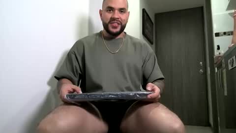 Snapshot of neron_xxl chatting on 11.12.25 neron XXL online show from 11.12.25