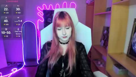 Snapshot of nessadarkk chatting on 10.04.25 Amami online show from 10.04.25