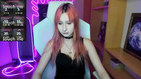 Snapshot of nessadarkk chatting on 10.09.25 Amami online show from 10.09.25