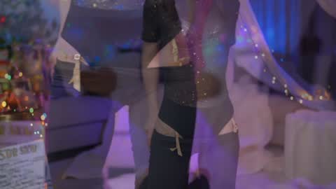 Snapshot of newchloe18 chatting on 11.15.25 newchloe18 online show from 11.15.25