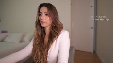 Snapshot of newmollybrooke chatting on 09.25.25  all my links Here online show from 09.25.25