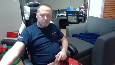 Snapshot of newvvorld chatting on 02.07.25 NewWorld online show from 02.07.25