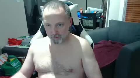 Snapshot of newvvorld chatting on 02.12.25 NewWorld online show from 02.12.25