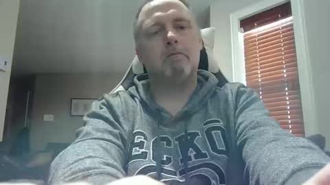 Snapshot of newvvorld chatting on 03.01.25 NewWorld online show from 03.01.25