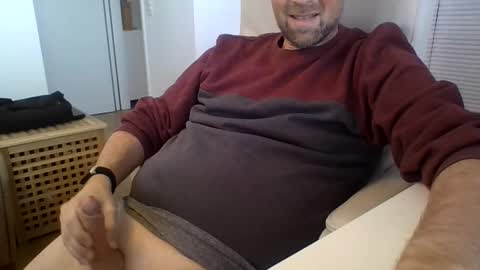 Snapshot of niceguydate chatting on 02.19.25 niceguydate online show from 02.19.25