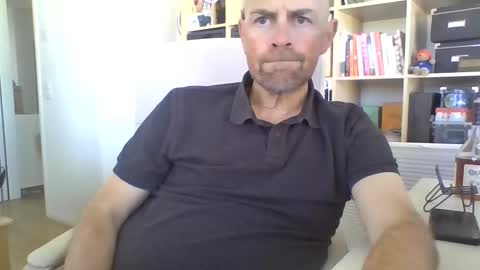 Snapshot of niceguydate chatting on 11.06.25 niceguydate online show from 11.06.25