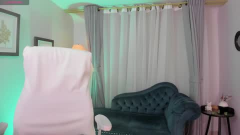 Nichole online show from 01.31.25