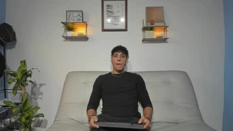 Snapshot of nick_nova chatting on 11.01.25 nick_nova online show from 11.01.25