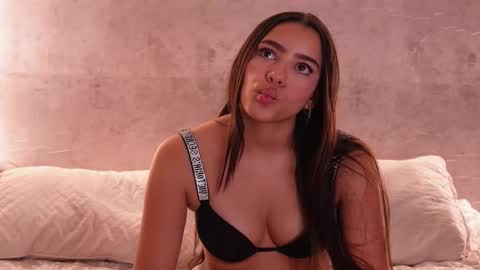 Snapshot of nicky_and_blake chatting on 10.27.25 nicky and blake online show from 10.27.25