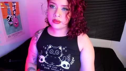 Snapshot of nicoleozzyy chatting on 02.23.25 Nico online show from 02.23.25