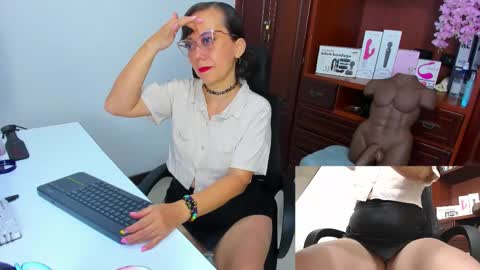 Nicolett Ryan  online show from 10.18.25