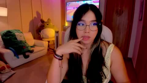 Snapshot of nicollemeyer chatting on 01.16.25 Nicolle  Go to Visit   online show from 01.16.25