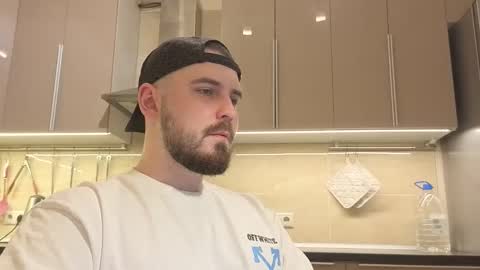 Snapshot of nikbusiness chatting on 11.04.25 Nick online show from 11.04.25