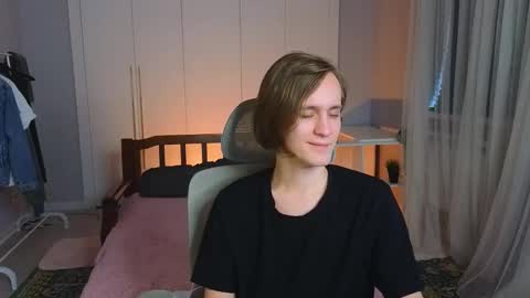 Snapshot of nikompell chatting on 02.23.25 niko online show from 02.23.25