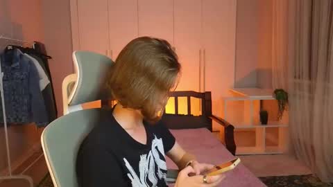 Snapshot of nikompell chatting on 03.10.25 niko online show from 03.10.25