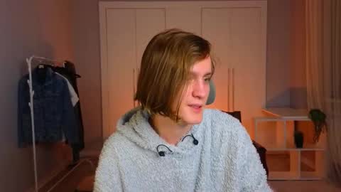 Snapshot of nikompell chatting on 03.11.25 niko online show from 03.11.25