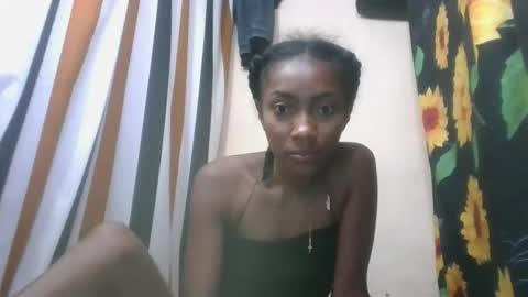 Snapshot of ninaeaa chatting on 11.14.25 ninaeaa online show from 11.14.25