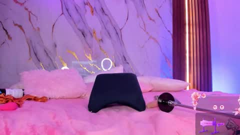 Snapshot of ninalewis244 chatting on 10.30.25 nina online show from 10.30.25