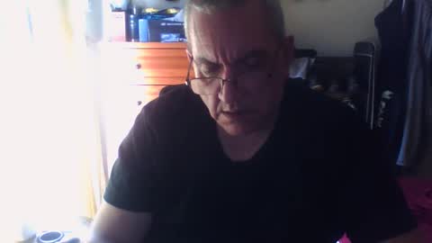 Snapshot of nionios67 chatting on 10.03.25 Dennis online show from 10.03.25