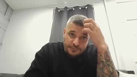 Snapshot of nita1985 chatting on 11.09.25 AURA online show from 11.09.25