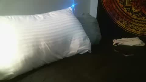 Snapshot of no_facequeen chatting on 02.19.25 Leah online show from 02.19.25