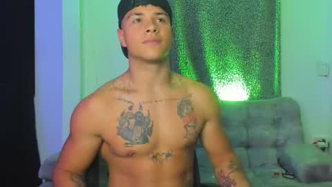 Snapshot of noah_223 chatting on 11.11.25 noah_223 online show from 11.11.25