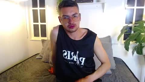 Snapshot of noah__20 chatting on 10.31.25 Noah online show from 10.31.25