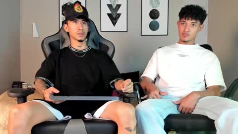 Snapshot of noahdaviss chatting on 01.19.25 noahdaviss online show from 01.19.25