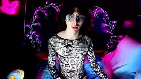 Snapshot of noahxtar chatting on 09.29.25 Noah Xtar online show from 09.29.25