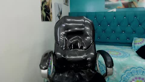 Snapshot of noha_scott chatting on 01.29.25 Noha Scott online show from 01.29.25