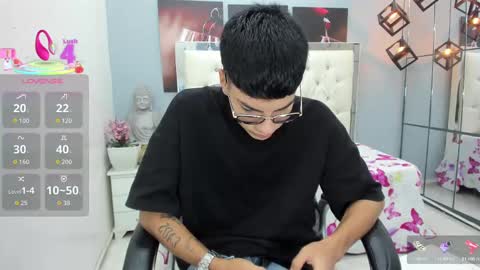 Snapshot of noha_scott chatting on 09.27.25 Noha Scott online show from 09.27.25