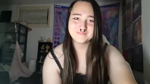 Snapshot of nonbinarybeauty20 chatting on 02.08.25 nonbinarybeauty20 online show from 02.08.25