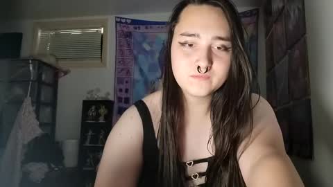 Snapshot of nonbinarybeauty20 chatting on 02.15.25 nonbinarybeauty20 online show from 02.15.25