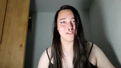 Snapshot of nonbinarybeauty20 chatting on 09.23.25 nonbinarybeauty20 online show from 09.23.25