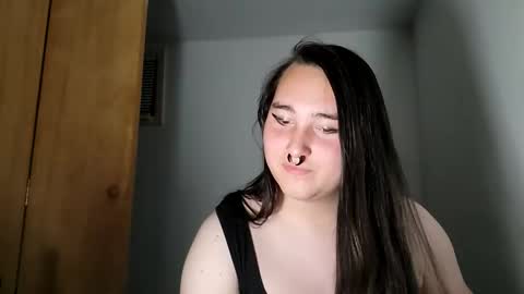 Snapshot of nonbinarybeauty20 chatting on 10.15.25 nonbinarybeauty20 online show from 10.15.25