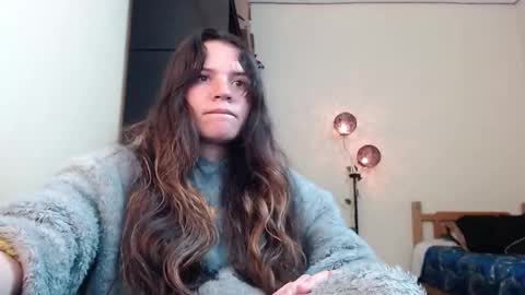 Snapshot of noreen_ chatting on 12.16.24 noreen_ online show from 12.16.24