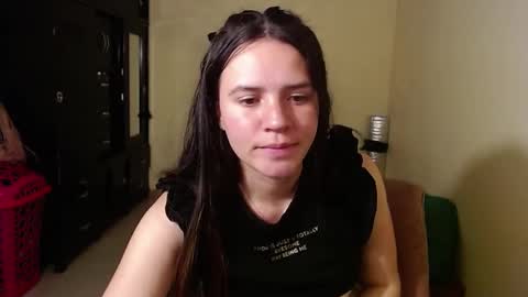 Snapshot of noreen_ chatting on 02.06.25 noreen_ online show from 02.06.25