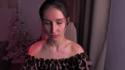 Snapshot of north_valkyrie chatting on 01.04.25 Hazel online show from 01.04.25