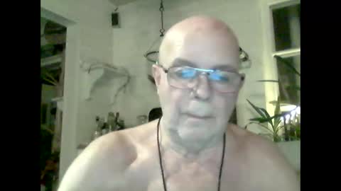 Snapshot of nudistjavist chatting on 12.08.24 Haky online show from 12.08.24