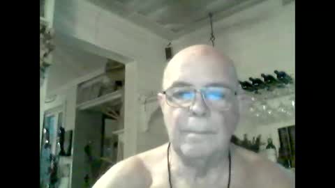 Snapshot of nudistjavist chatting on 12.18.24 Haky online show from 12.18.24