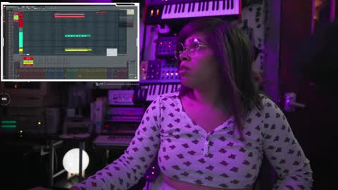 Snapshot of nyxraven chatting on 12.20.24 NyxRaven online show from 12.20.24