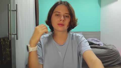 Snapshot of octopussy69x chatting on 12.17.24 Evie online show from 12.17.24