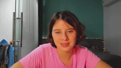 Snapshot of octopussy69x chatting on 12.25.24 Evie online show from 12.25.24