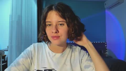 Snapshot of octopussy69x chatting on 01.04.25 Evie online show from 01.04.25