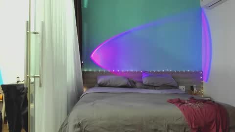 Snapshot of octopussy69x chatting on 01.21.25 Evie online show from 01.21.25