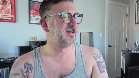 Snapshot of office_dad chatting on 09.17.25 Office Dad online show from 09.17.25