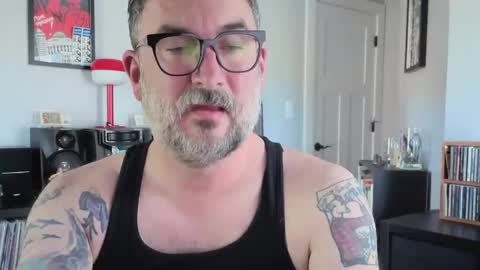 Snapshot of office_dad chatting on 09.21.25 Office Dad online show from 09.21.25