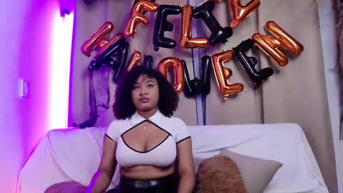 Snapshot of ohrianagibson chatting on 10.31.25  g  online show from 10.31.25