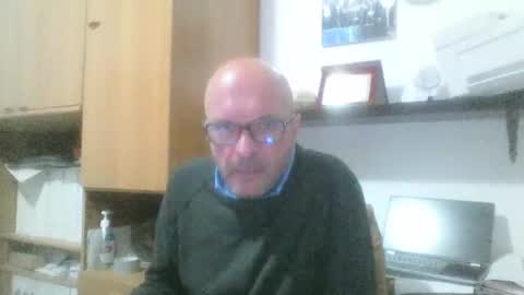 Snapshot of olak21 chatting on 10.31.25 olak21 online show from 10.31.25