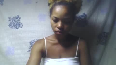 Snapshot of olida08 chatting on 11.10.25 olida08 online show from 11.10.25